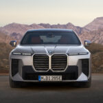 Yeni BMW i7 tamamen elektrikli lüks sedan dış tasarım ve Theatre Screen detayları.