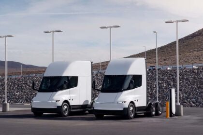 Tesla Semi batarya özellikleri ve aracın dış tasarımı