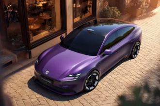 Porsche esintili tasarıma sahip yeni fastback elektrikli araç MG 07 özellikleri, batarya kapasitesi ve menzil detayları.